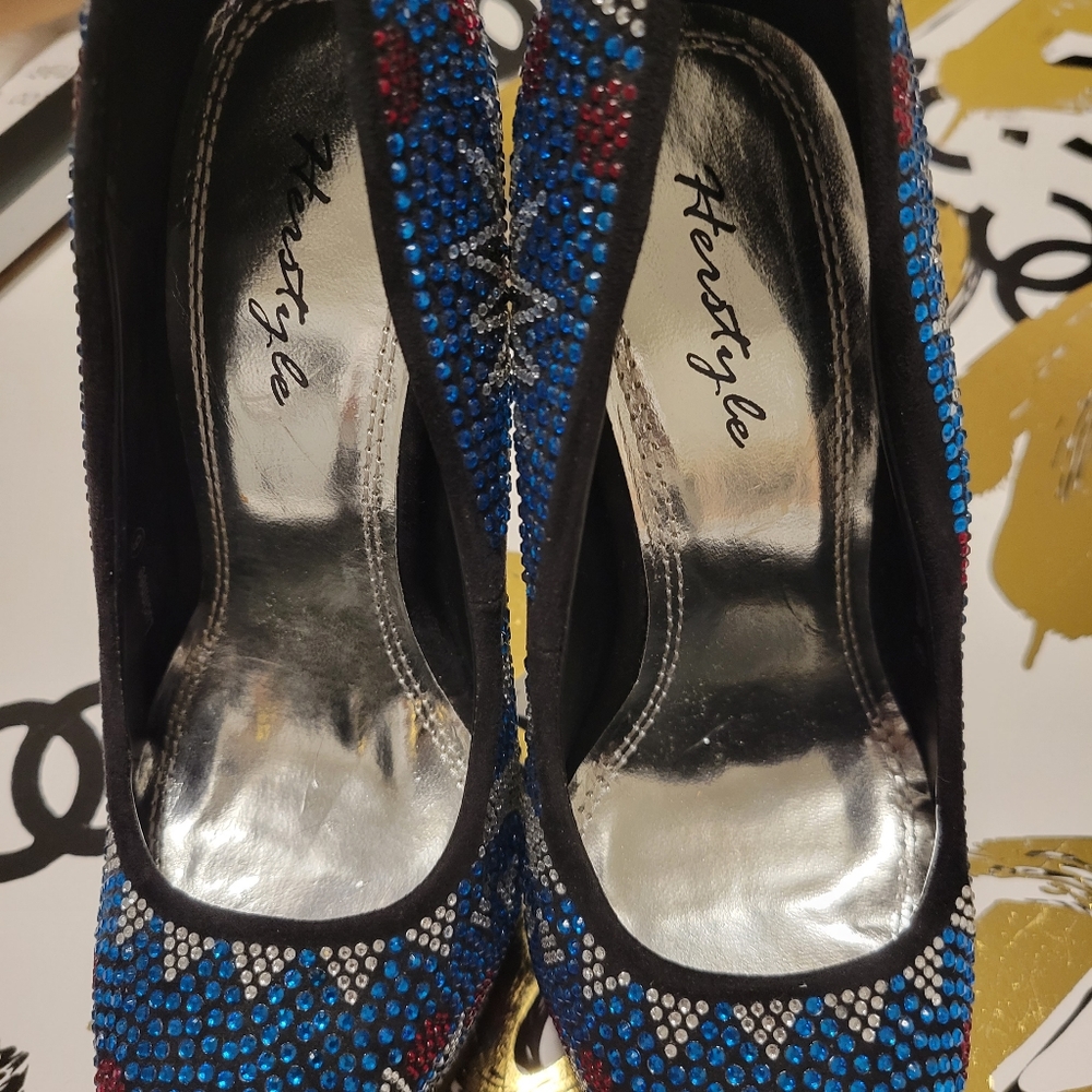 Red,Blue,Silver,Black  Diamond Design Heels.